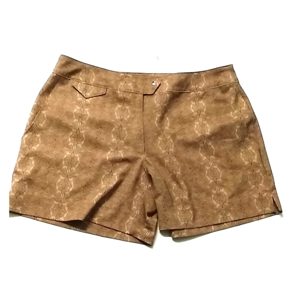 Nike women golf short very nice tan color pant